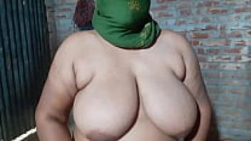 Desirable bhabhi from Mumbai, India