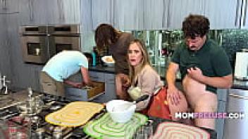 An American Thanksgiving that Offers Free Sexual Services and Delicious Food