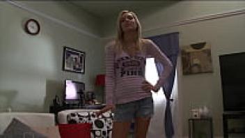 Blonde Mother of the Year As she sucks and gets loved hard, Taylor is recorded in the style of a pop music video.