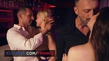 Foursome with a hardcore sound in a swingers club