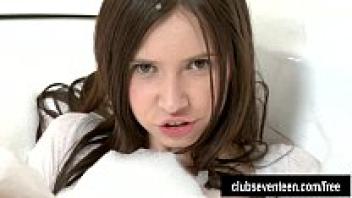 Sammy, a skinny teenager, loves a fat dildo in the bathtub.