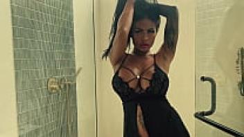 MASTURBATION AND SQUIRT INSPIRED BY ASIAN TATTOOS ON THE MILF ANAL