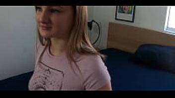 Eliza Eves: Adorable Teen Gamers Lose Fifa Game