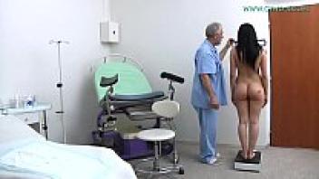 18-year-old Nicole Love visited her gynecologist.