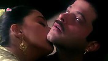 Madhuri, Anil Kapoor, Kissing Beta---A romantic scene