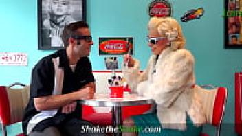 Shake the snake: Ink Blonde Babe's love in rock and roll