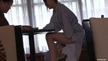 AzHotPorn.com: Public Remote-Control Vibrator