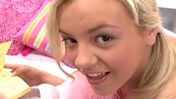 Alysa Gap is ready to be loved and is barefoot.