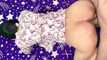 Pakistani Punjabi Bhabhi is deeply in love with an Indian boy when her legs are up.