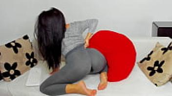 Big ass girl squirting in tight yoga pants Zareen.live
