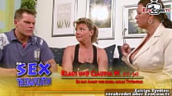 Mature ladies with natural tits who read German do tits love