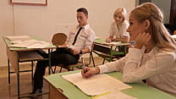 During a heated classroom organization (promo), college hottie Tiffany Tatum and her friends are apprehended.