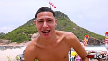 skinny guy loveing black guy