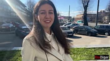 On the first date, I fell in love with a girl I met at the gym.