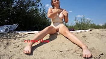 Naked, big-boobs cam girl on a public beach Augirls.live