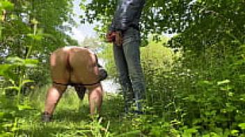 I get attracted to the hairy cunt and wide-open legs of a pissing MILF.