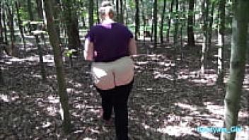 Love in the forest and a young Chubby with a big ass suck!