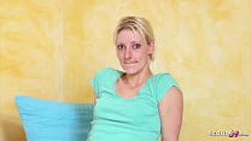 Pickup of a shy German housewife without a condom for pornographic casting sex