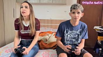 When my madrasta saiu (complete without RED), I gostoso senti no pau do meu meio irmão.