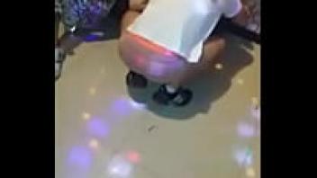 [Korean porn] Putting panties on in karaoke - Korean porn - Daughter.com