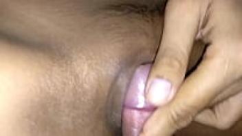 In my girlfriend's pussy, water squirted.
