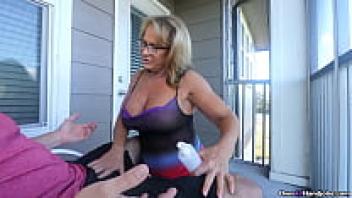 Stepmother LANA LEE'S HANDJOB AND BLOWJOB Cougar
