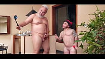 The dwarf of Sbt Pitoco173 is being teased by Binho Ted and Ma Santos, while Paty Bumbum tries on lingerie S2.