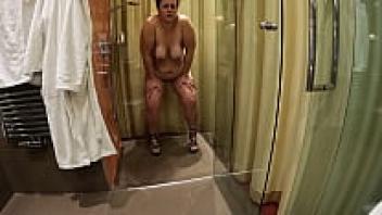 BBW PISS DESPERATION