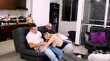 KOURTNEYXLOVE THREESOME WITH THE SPANISH PORN'S FRIENDS AND HUSBAND