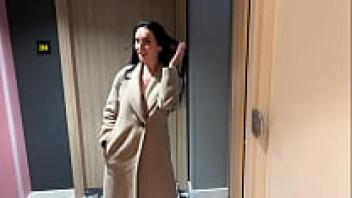 In a motel, a seductive stepmother and her stepson share a bed.