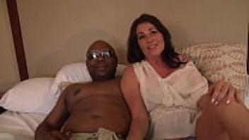 INTERRACIAL MILF MATURE REAL COUPLE