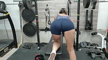 MILF Wearing Spandex at the Gym and Flaunting Her Ultimate Skills in Pigtails