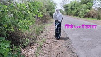 On the drive, Komal began stating that she was willing to go for merely Rs. 500.