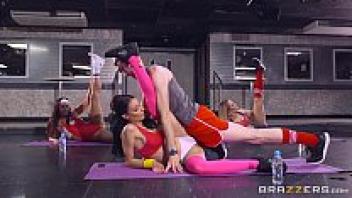 Sophia Laure is adored at yoga school in Brazzers.