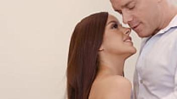 A local hottie reveals Vanna Bardot's tight pussy GP2356.