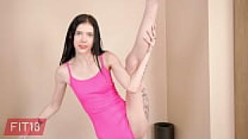 Fit18: Bella Nova, 43 kg, 60 frames per second, casting slim black hair beauty with little titties