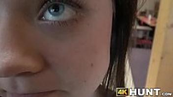 At a bowling alley, a brunette betrays her boyfriend in order to get money.