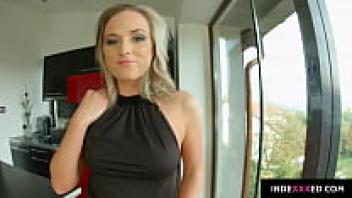 In an anal scene, Vinna Reed gets her ass drilled gonzo-style.