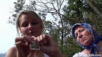 Old Grandpa and Grandma like the gorgeous blonde Samantha Jolie.