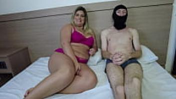 Chubby blonde with a fan in love