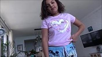 Ella Cruz's Stepbrother Attempts This Odd Trick - Alex Adams' Family Therapy