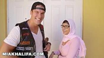 MIA KHALIFA: Unprecedented Bloopers From the World's Most Popular Porn Scene