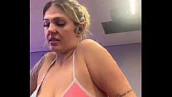 I'm lusting while working out at the gym because my hubby hasn't shown me love in a month! The Maronba was staring at me, yearning to give it to me, and I felt so much lust that it was running down my legs!