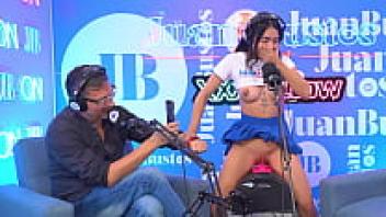 Juan Bustos Podcast: Little kinky Colombian Mayraoficial cums on the Sybian machine