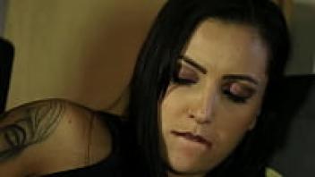 Husband adores the pussy of the gym hottie.