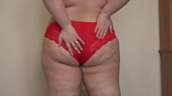 Big ass shaking and anal-vaginal-clitoral masturbating. Chubby MILF likes her hairy holes with a sex toy, shakes her fat butt, and tries on various underwear. Fetish for one's home. PAWG. amateur.