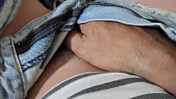 Chearleder's finger-loving after the game