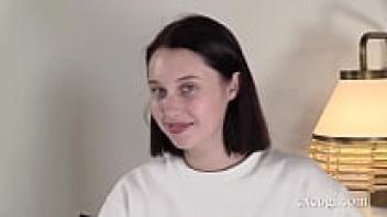 Malory Malibu, a dream girl, had her sweet pussy eaten for the first time!