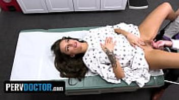 Pervert Doctor: Gorgeous Babe In the doctor's office, April Olsen spreads her legs and is slapped.