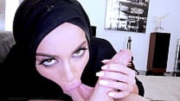 It was so hot when this Arab Milf sucked my balls. You ought to solve an Arab woman's mystery.